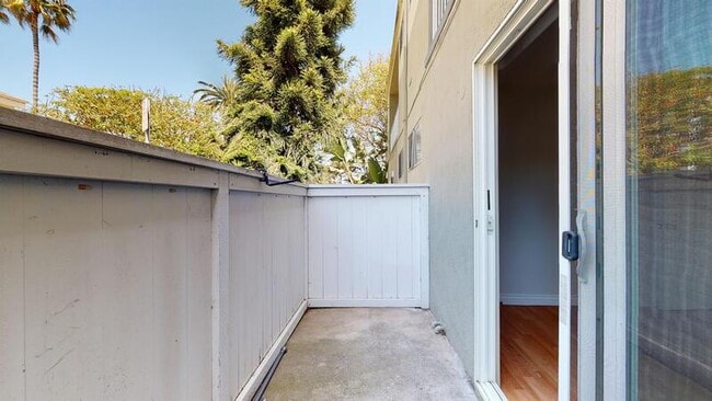 Building Photo - 2611 Ocean Ave