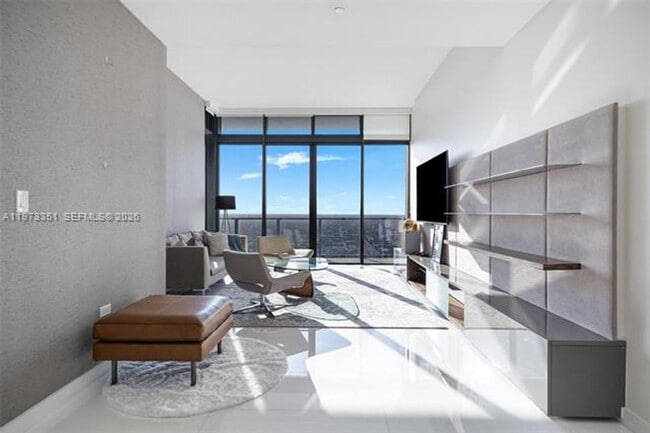 Building Photo - 88 SW 7th St