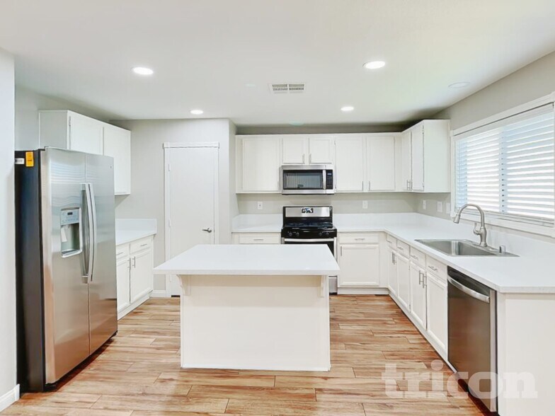 Building Photo - 102 Health Aster Ct
