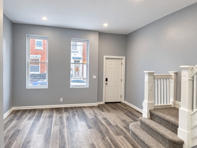Building Photo - 2739 W Montgomery Ave