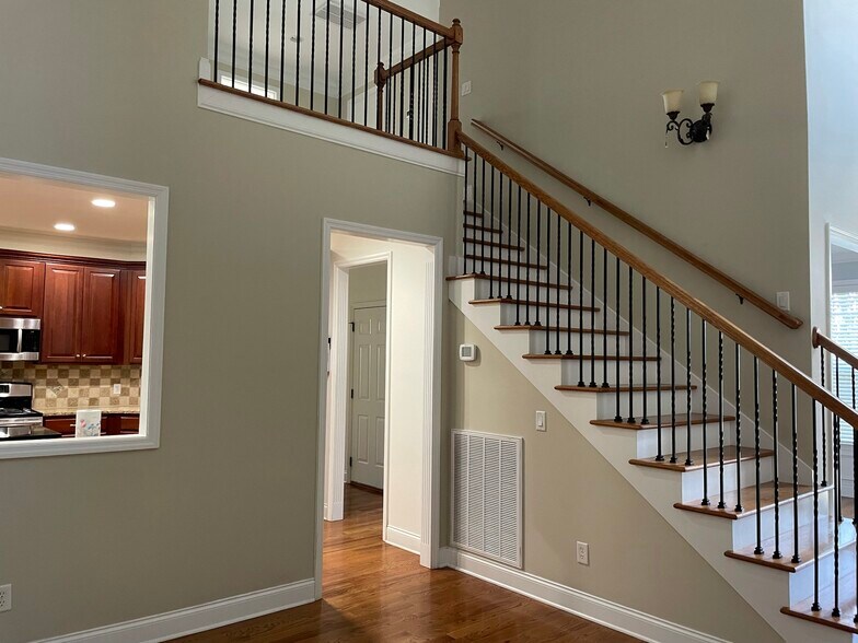 Building Photo - 7866 Steppingstone Ln