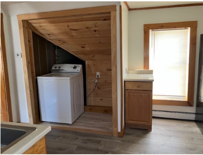 Building Photo - 141 Spruce St