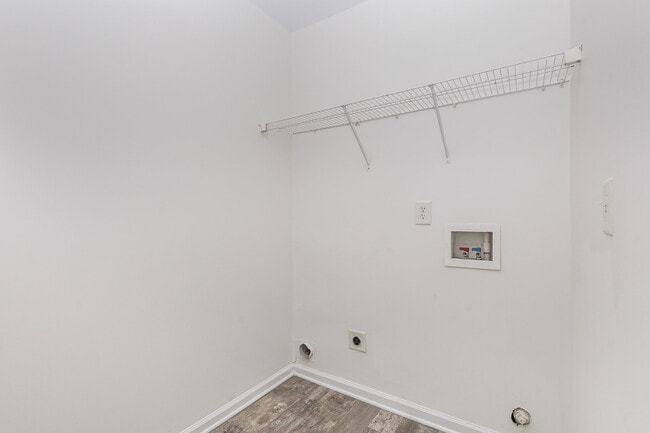 Building Photo - 400 Erin Taylor Ln