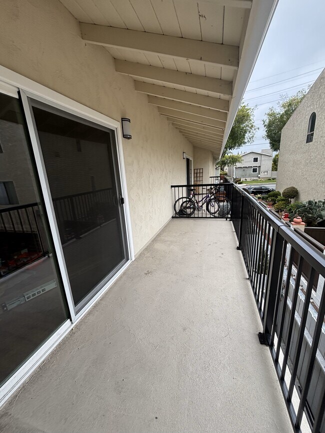 Building Photo - 2105 Grant Ave