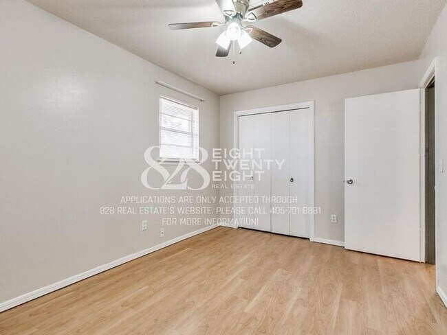 Building Photo - Midwest City 3 Bed/2 Bath House with Attached Two-Car Garage!