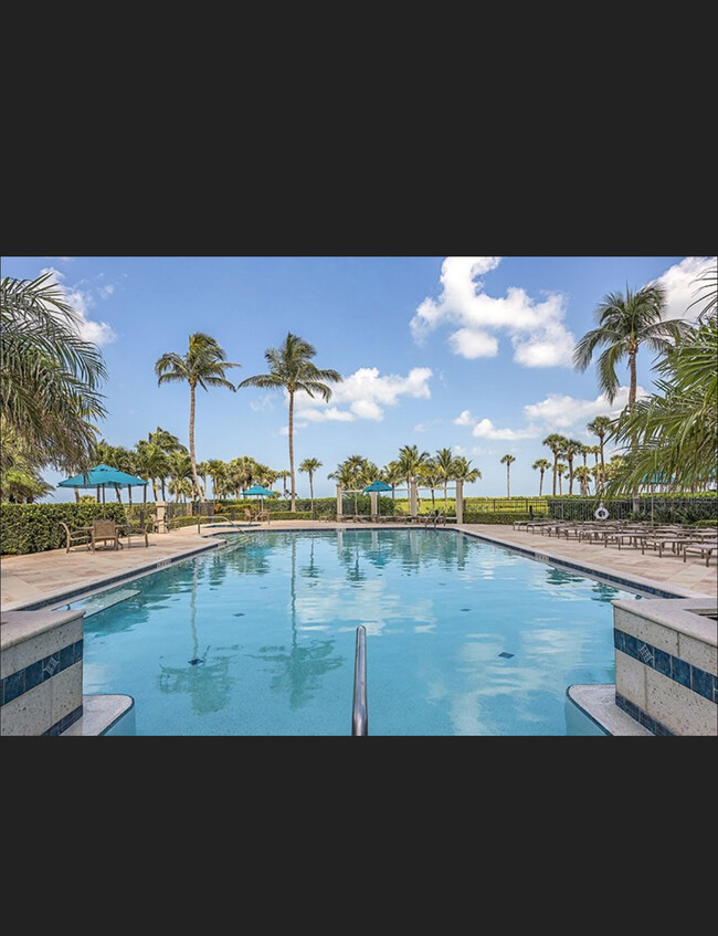 Building Photo - 4401 Gulf Shore Blvd N