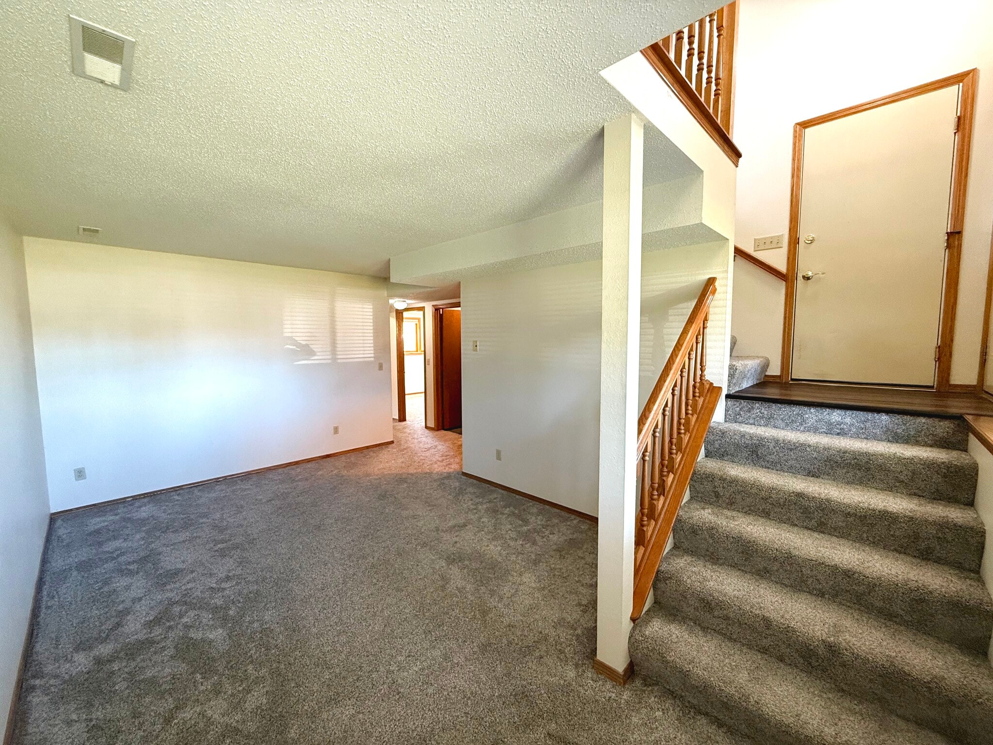 Building Photo - 1505 E Cedar Cir
