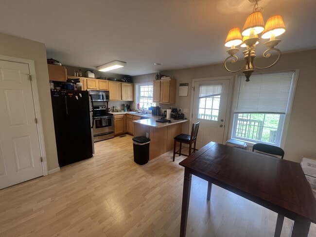 Building Photo - 1460 Bergamont St