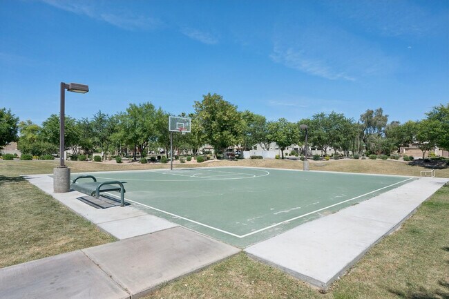 Building Photo - 1319 S Sabino Dr