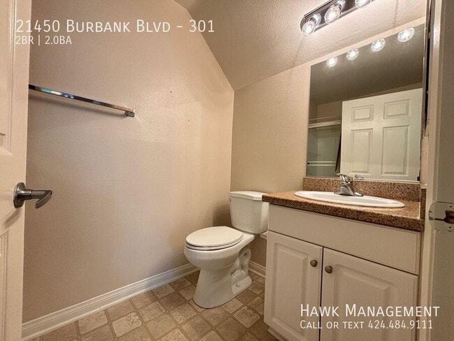 Building Photo - 21450 Burbank Blvd
