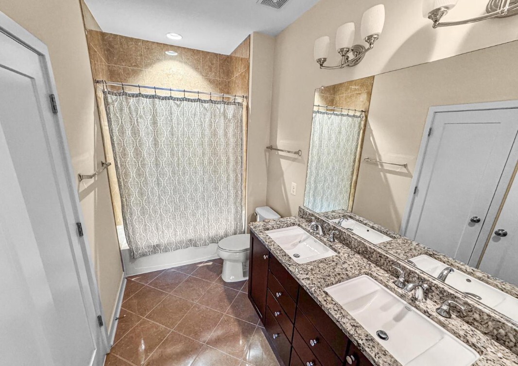 Building Photo - 5610 45th Ave