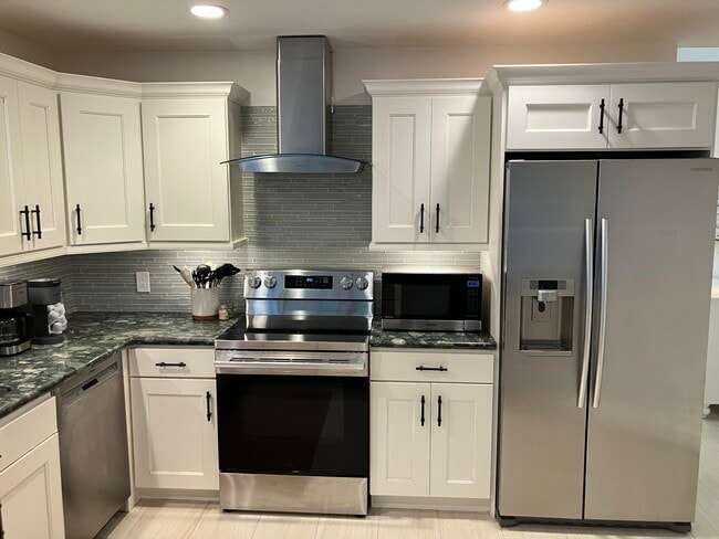 Building Photo - 333 Pelican Way