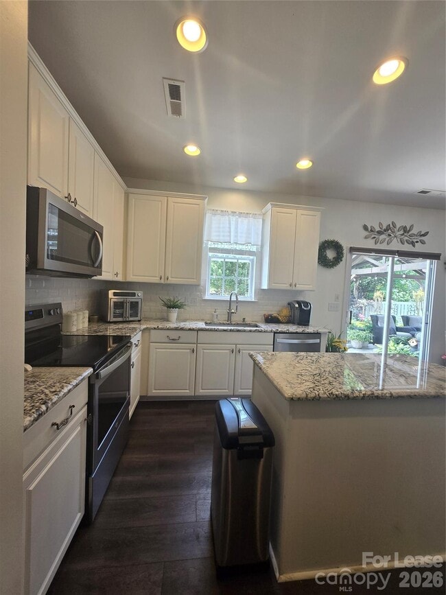 Building Photo - 6503 Manitoba Ln