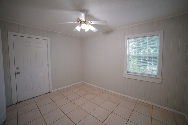Building Photo - 3424 Orlando Dr