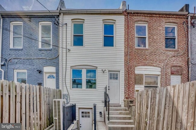Building Photo - 829 N Montford Ave