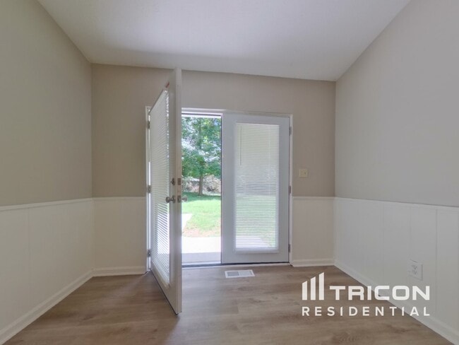 Building Photo - 864 Regency Ct NW