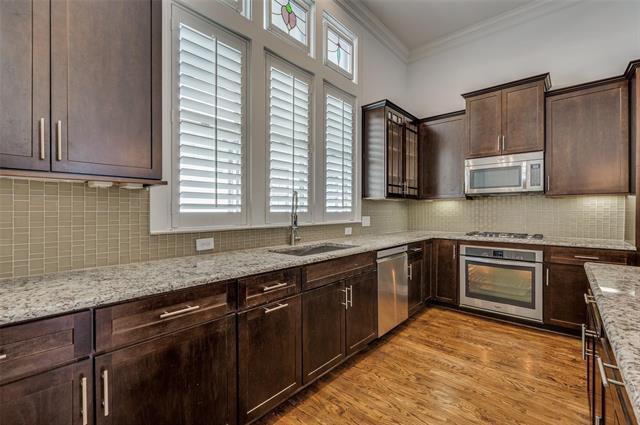 Building Photo - 2135 Marilla St