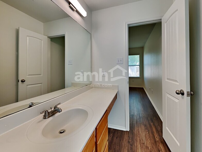Building Photo - 4713 Bridlewood Ln