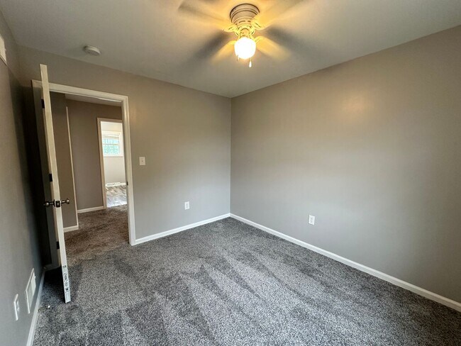 Building Photo - 206 Lighthouse Dr