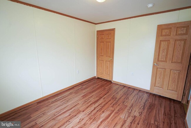 Building Photo - 12179 Country Dr
