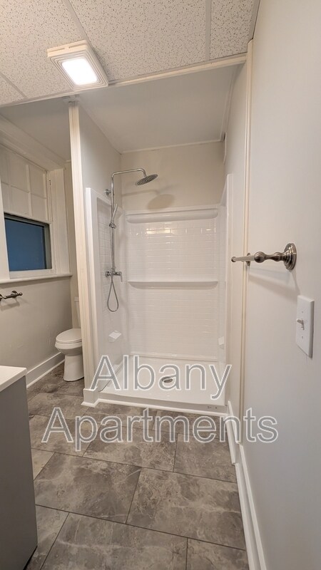 Building Photo - 568 Park Ave