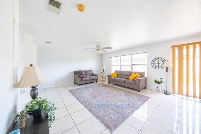 Building Photo - 2602 Eldridge Park Way