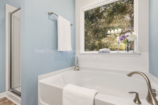 Building Photo - 5472 Shirley Jean Ct