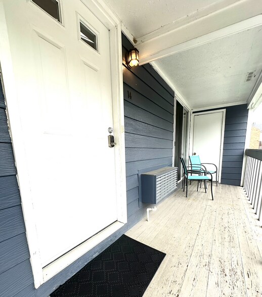 Building Photo - 2738 Brownsboro Rd