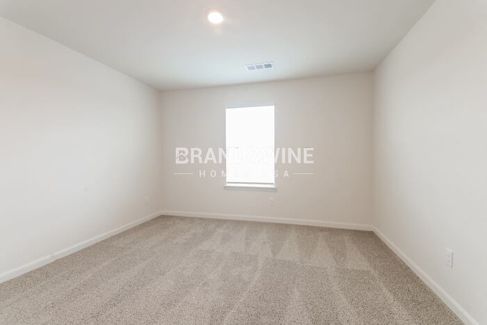 Building Photo - 9613 Klondike Dr