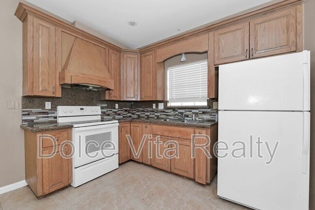 Building Photo - 2102 Kimberly Ln