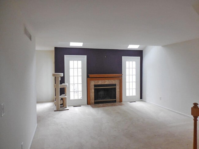 Building Photo - 4314 Hillside Dr