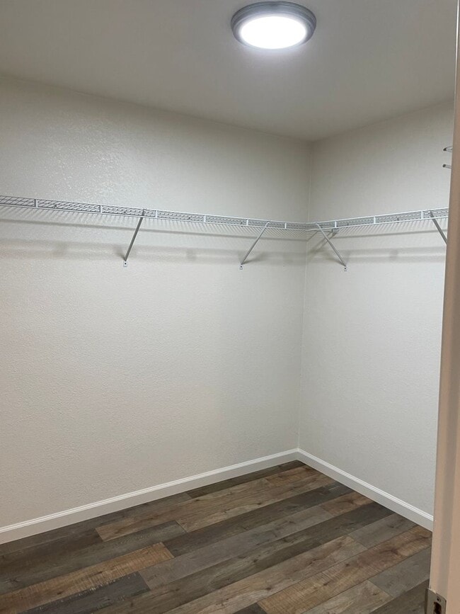 Building Photo - REMODELED DUPLEX CLOSE TO DOWNTOWN IN S. N...