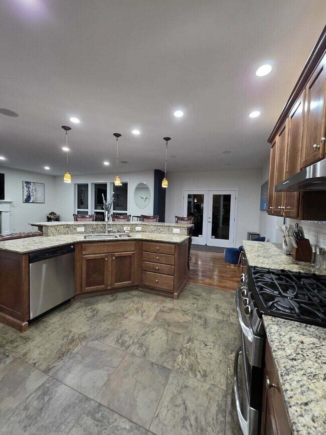 Building Photo - 4812 Beaver Pond Dr S