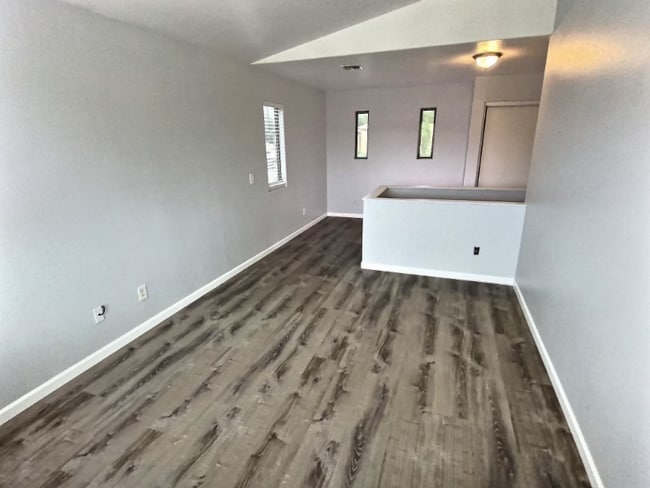 Building Photo - 41925 W Sunland Dr