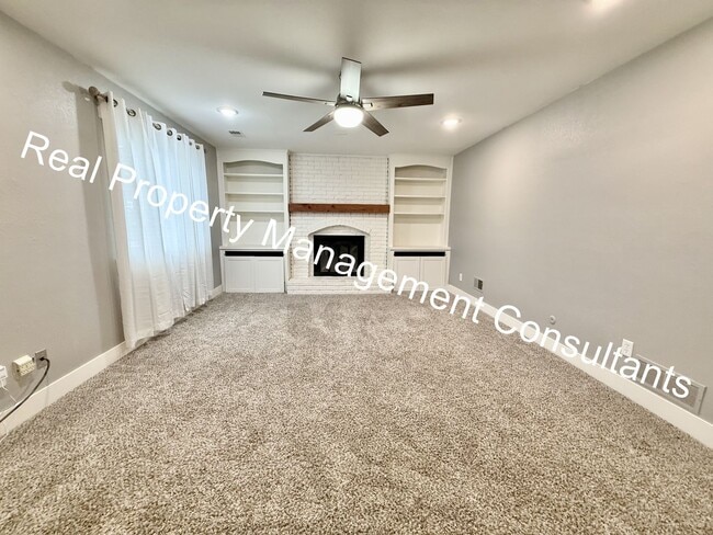 Building Photo - Spacious 4 Bedroom Home with Modern Comforts