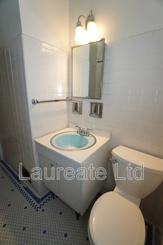 Building Photo - 1416 Elm St