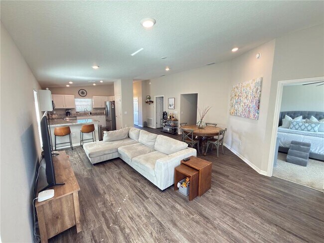 Building Photo - 1088 Zion Dr