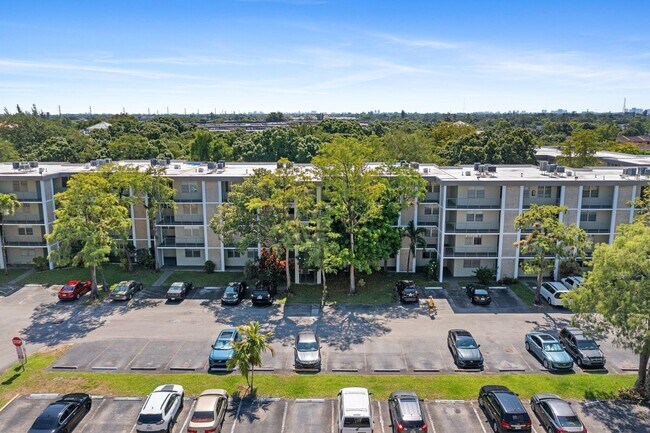 Building Photo - 2900 NW 48th Terrace