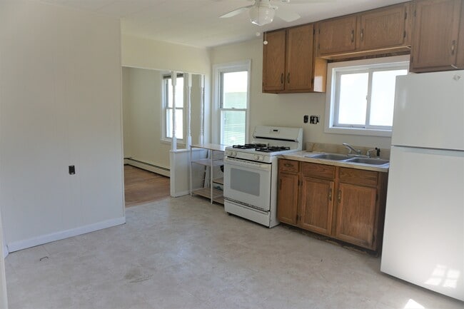 Building Photo - 49 E Transit St