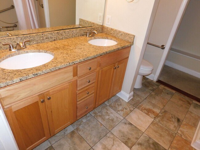 Building Photo - Beautiful Family Home