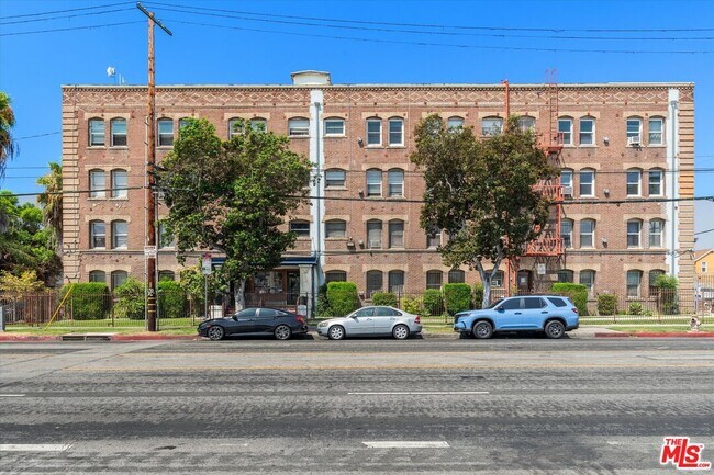 Building Photo - 4125 S Figueroa St