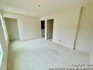 Building Photo - 701 Burr Oak Ln