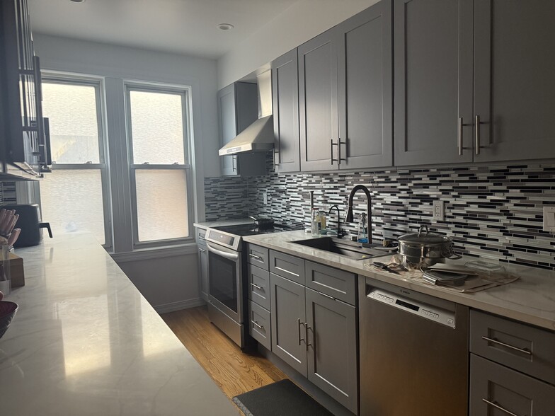 Shared Kitchen - 3334 89th St