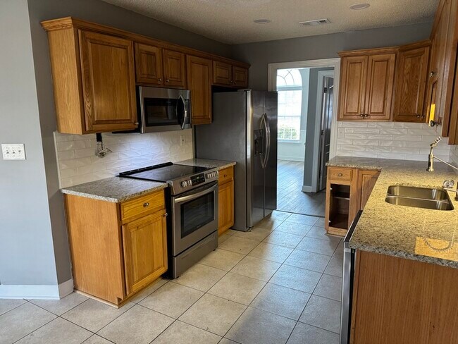 Building Photo - 402 Wilmington Dr