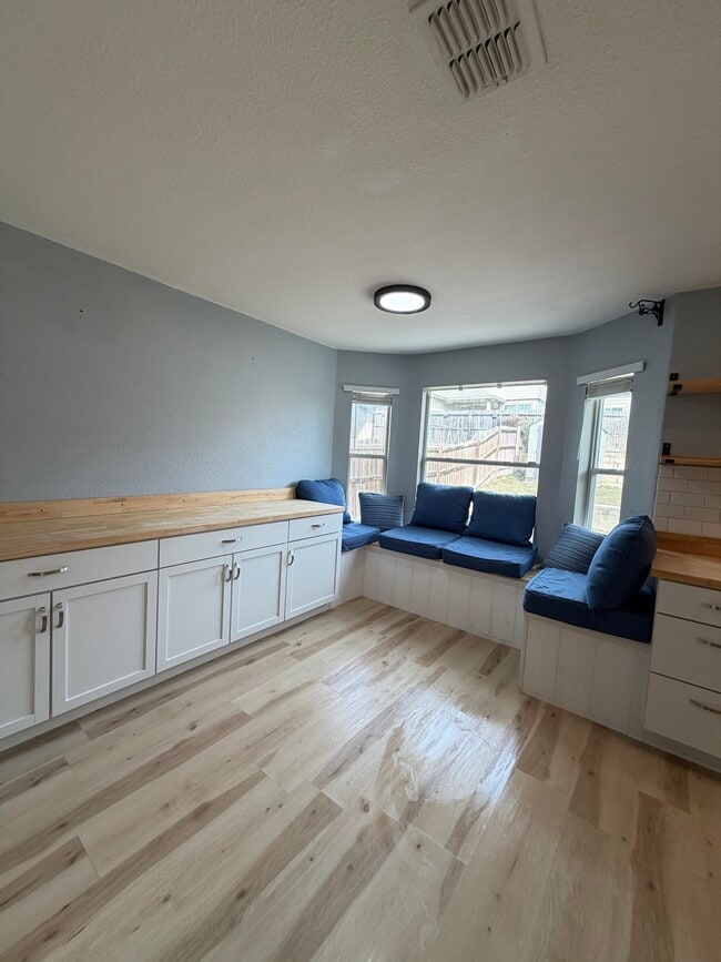 Building Photo - 10911 Canter Spur