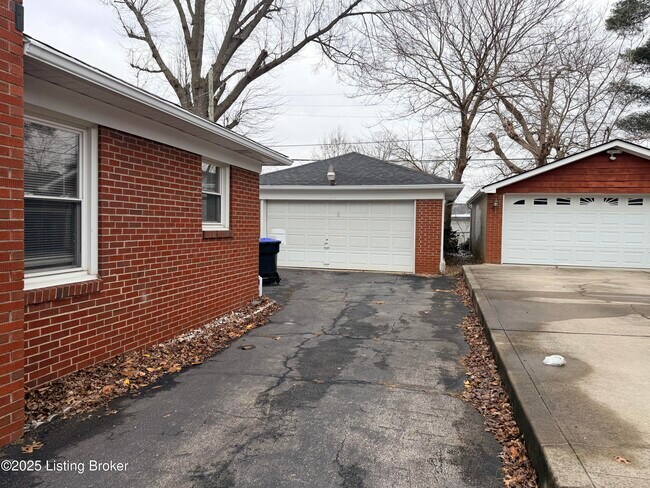 Building Photo - 3507 Huon Dr