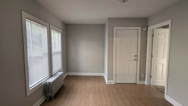 Building Photo - 2 Silver Pl