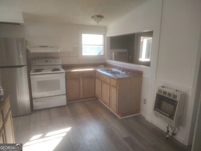 Building Photo - 826 Black Horse Run