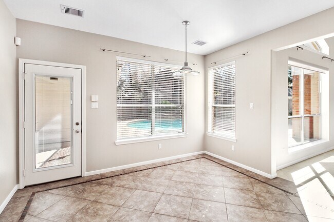 Building Photo - 803 Chisel Point Dr