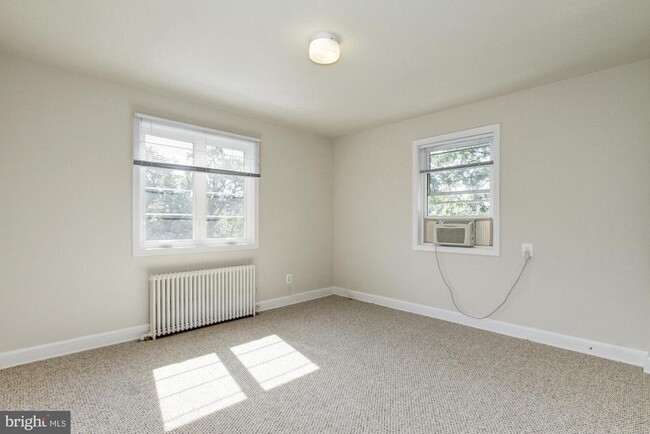 Building Photo - 1410 N Quinn St